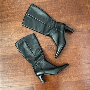 Caressa Sleek Retro 90s Black Leather Heeled Boots with Square Toes, Size 6